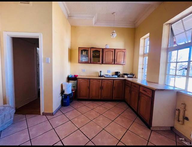 3 BEDROOM HOUSE FOR SALE IN KENSINGTON